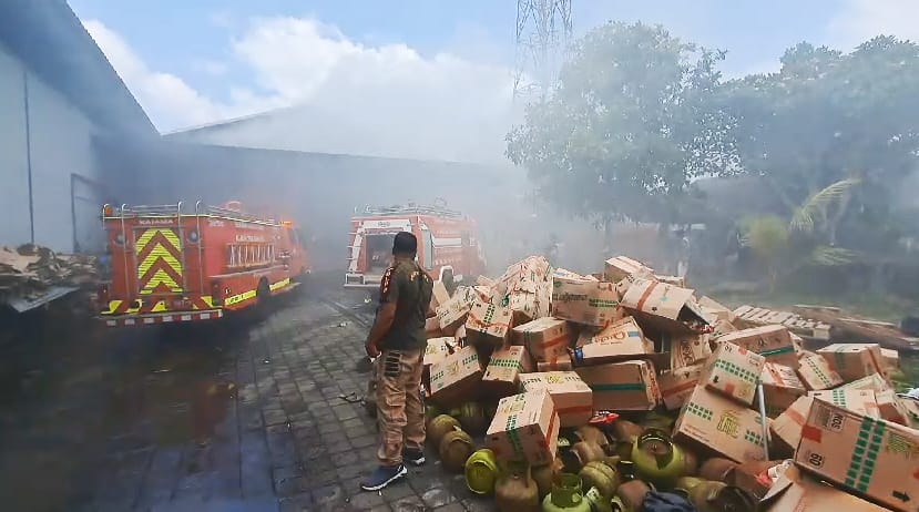 Kebakaran Toko Grosir di Tampaksiring, Kerugian Miliaran Rupiah