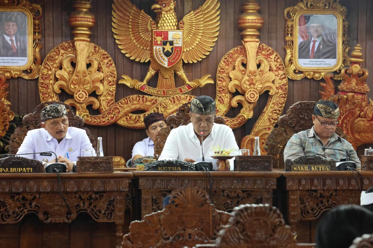 DPRD Klungkung Umumkan Satria – Tjok Surya Bupati dan Wakil Bupati Klungkung (2025 – 2030)