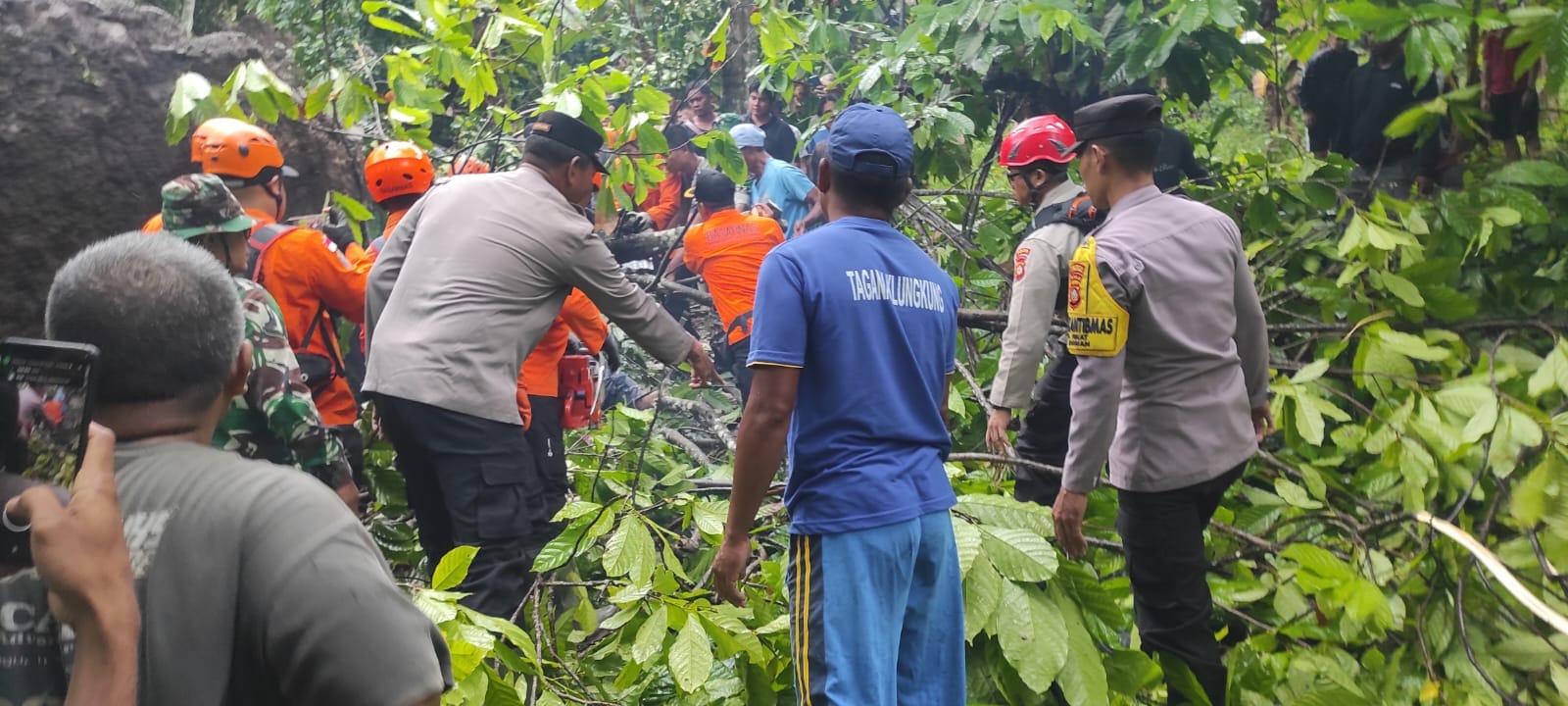 1 dari 4 Korban Tewas dalam Musibah Longsor Disertai Jatuhnya Batu Besar di Pikat, Klungkung Ditemukan