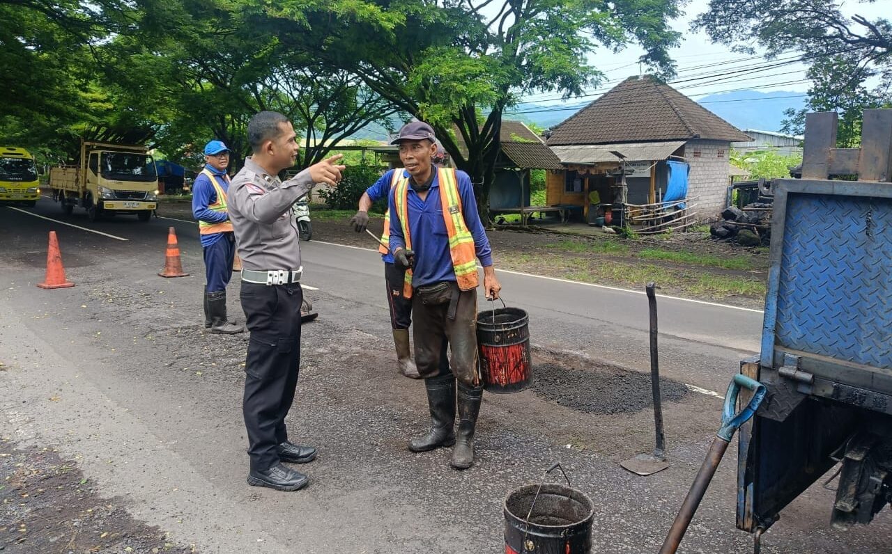 7 Kali Kecelakaan Lalu Lintas Akibat Jalan Berlubang di By Pass Ida Bagus Mantra Wilayah Kusamba