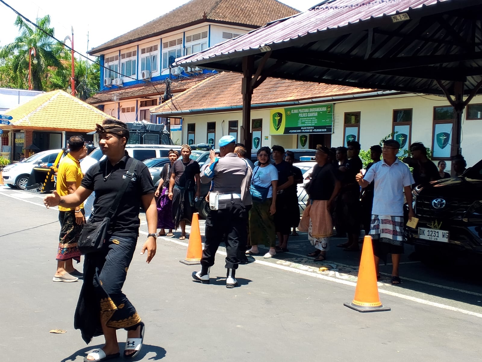 Takut Madeg, Puluhan Keluarga Korban Pembunuhan Made Agus Datangi  Polres Gianyar, Pertanyakan Perkembangan Kasus