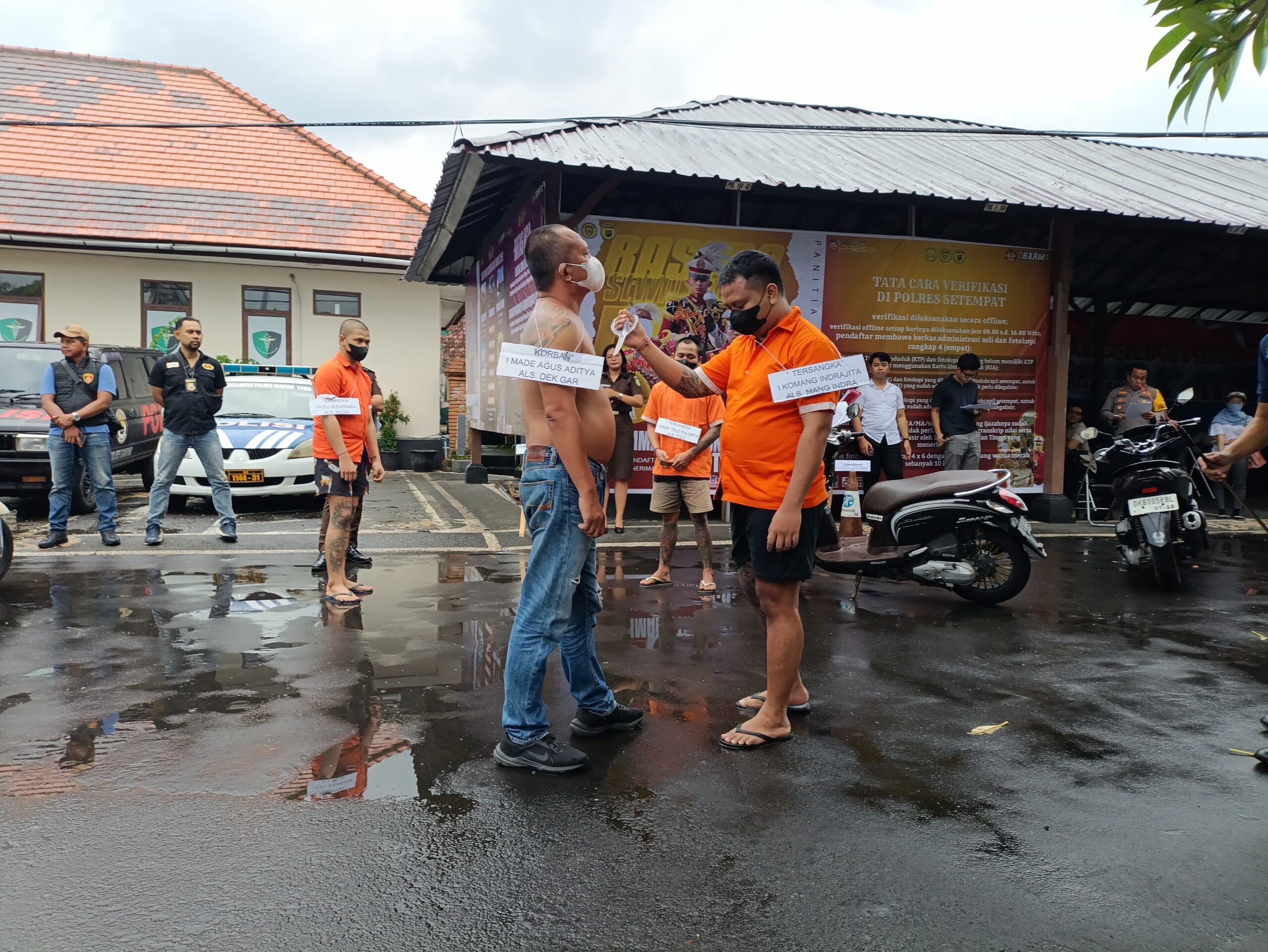 Peragakan 28 Adegan Rekonstruksi Kasus Pembunuhan di Jalan Raya Tojan Gianyar Sempat Terhenti
