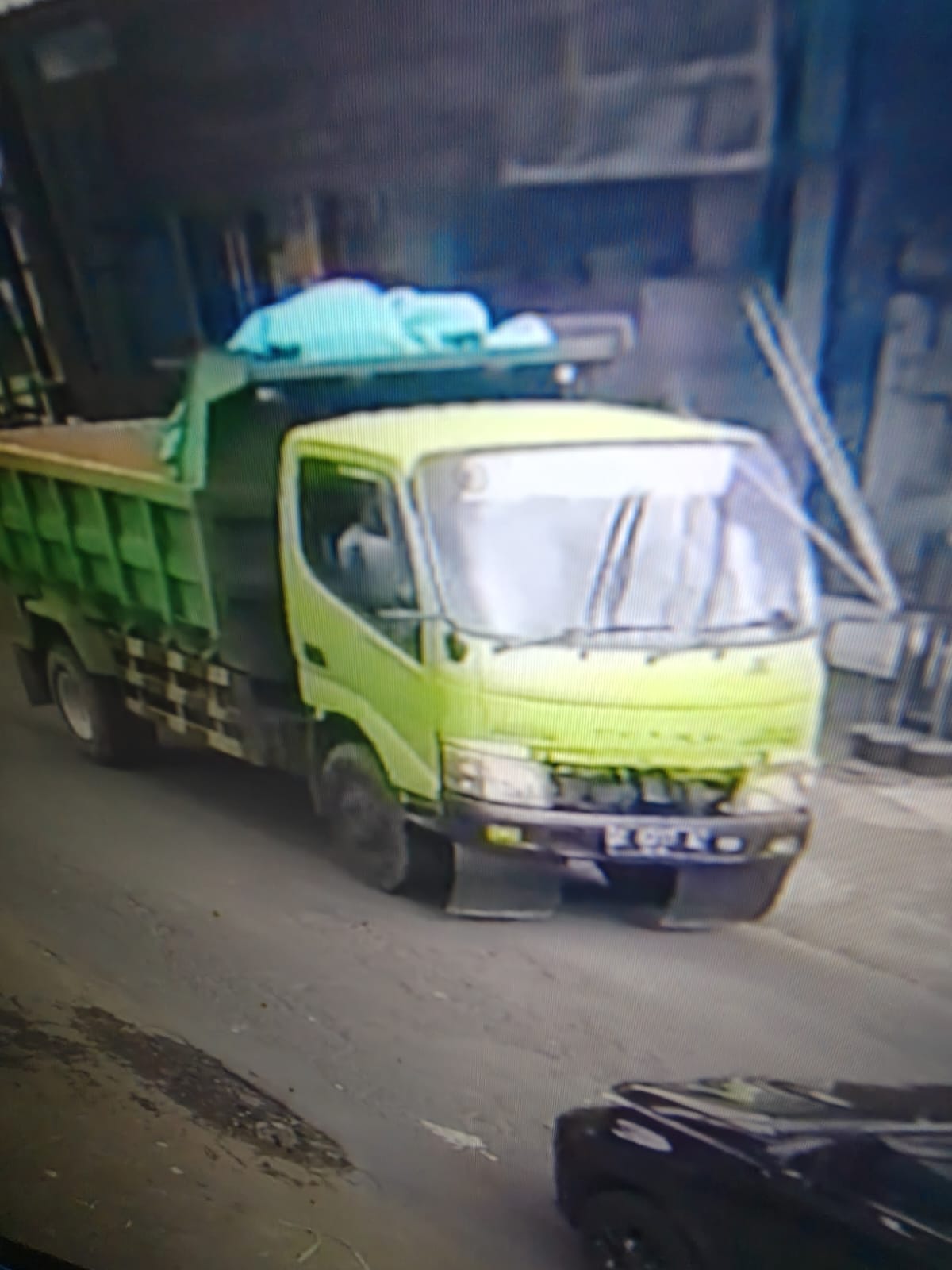 Warga Sayan Gianyar Geram, Setra Jadi Tempat Pembuangan Puing Bangunan – Terbukti dari Rekaman CCTV