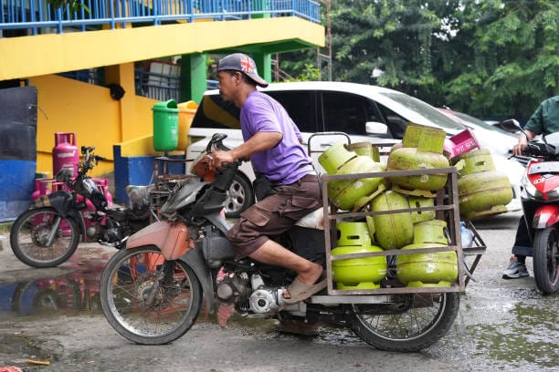 Gas Sulit, Cuan Bagi Pangkalan. Berminat Buka ? Berikut Biaya, Syarat, Penghasilan, dan Keuntungan Pangkalan Gas LPG 3kg