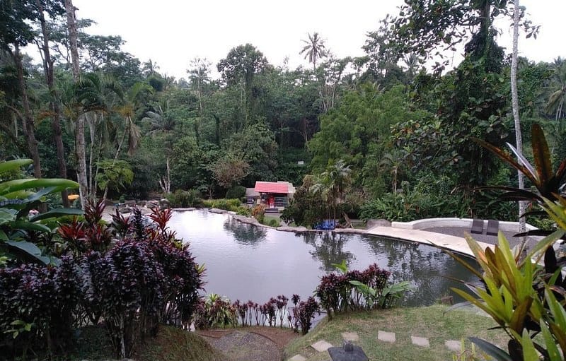 Menikmati Hangatnya Yeh Panes Penatahan di Lereng Gunung Batukaru, Tabanan