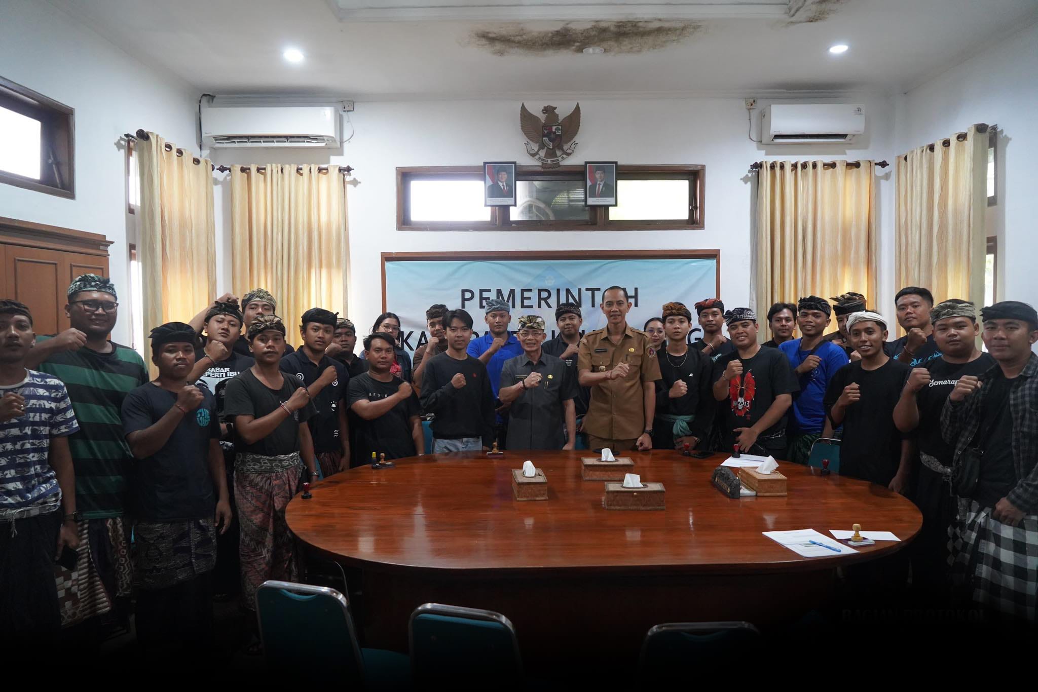 Pemkab Klungkung Salurkan Bantuan Dana Ogoh-Ogoh ke 51 STT
