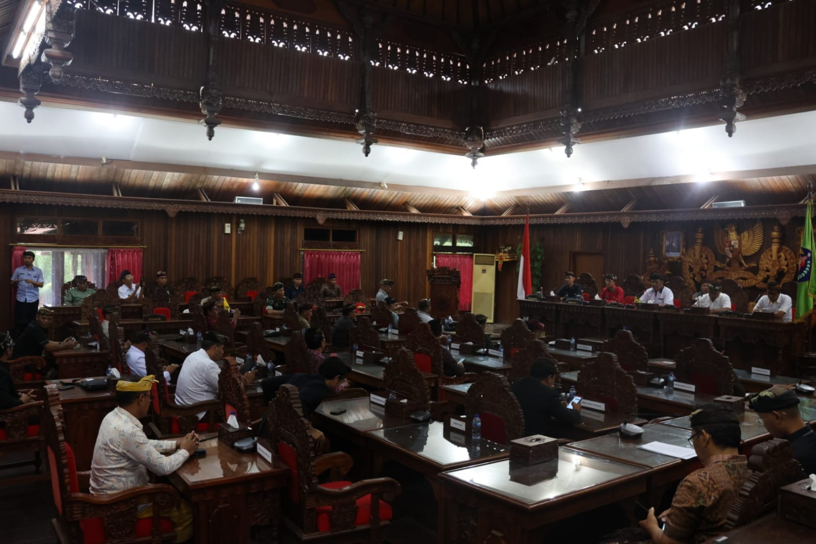 Fraksi PDI Perjuangan DPRD Kabupaten Klungkung Minta Perketat Aturan Pasar Modern – Tradisional