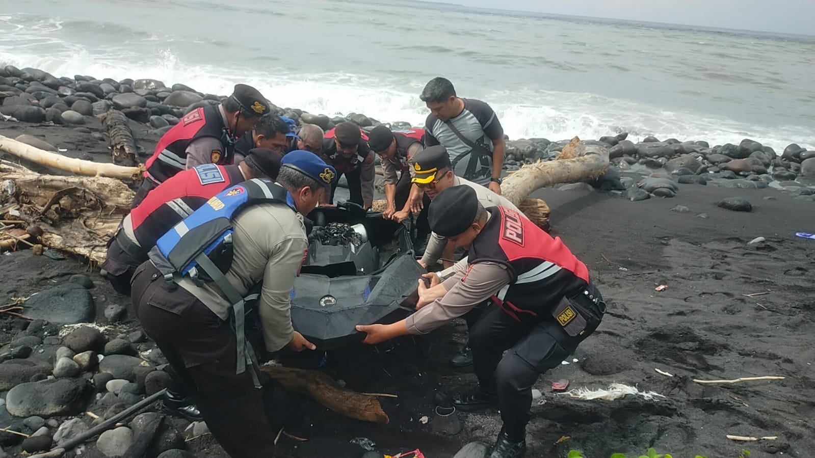 Alami Kecelakaan Laut, Dua Jetski Milik Turis Asing Ditemukan Hancur di Pantai Watu Klotok, Klungkung