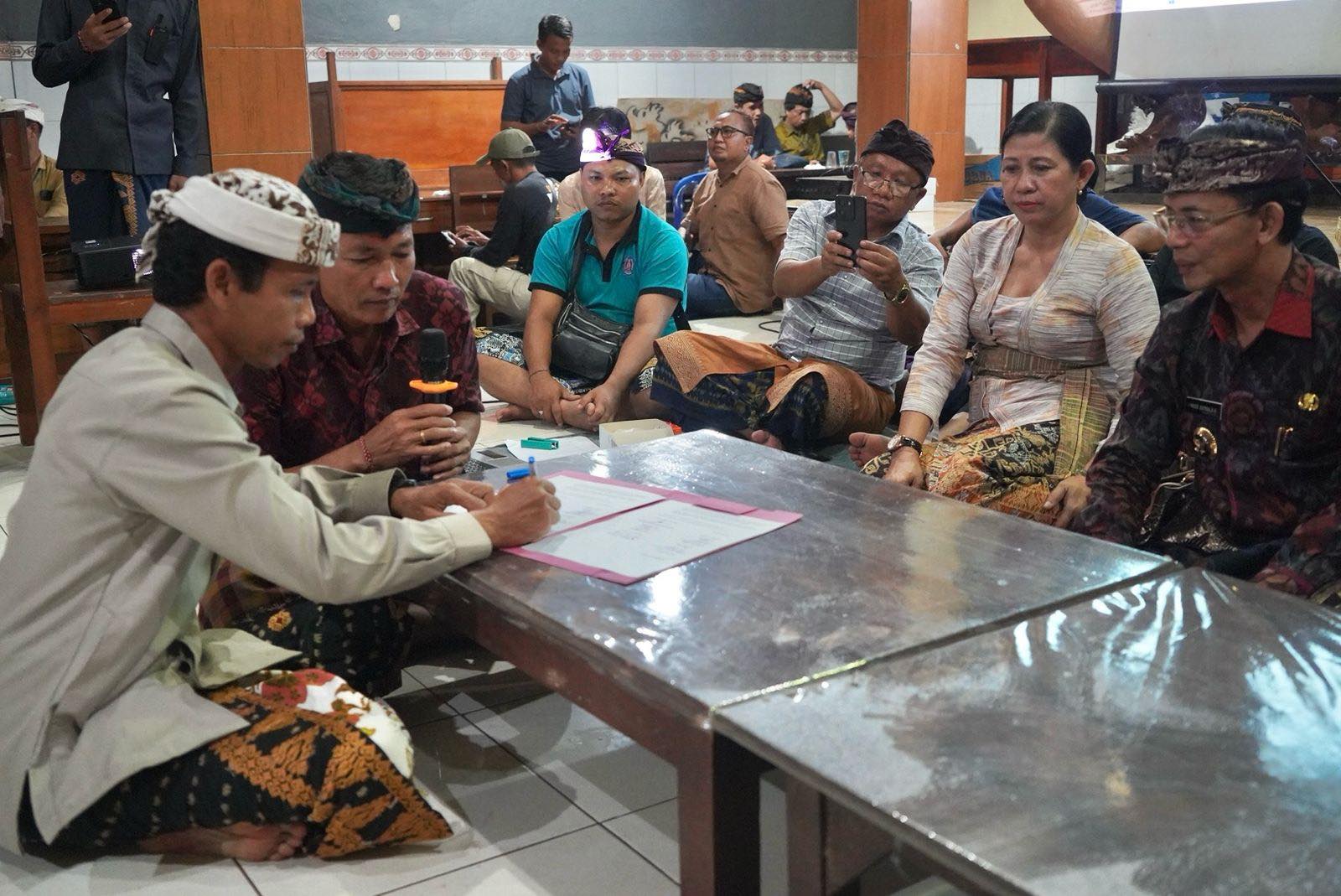 Pembuangan Sampah Residu di TPA Sente Disepakati Desa Adat se-Desa Pikat