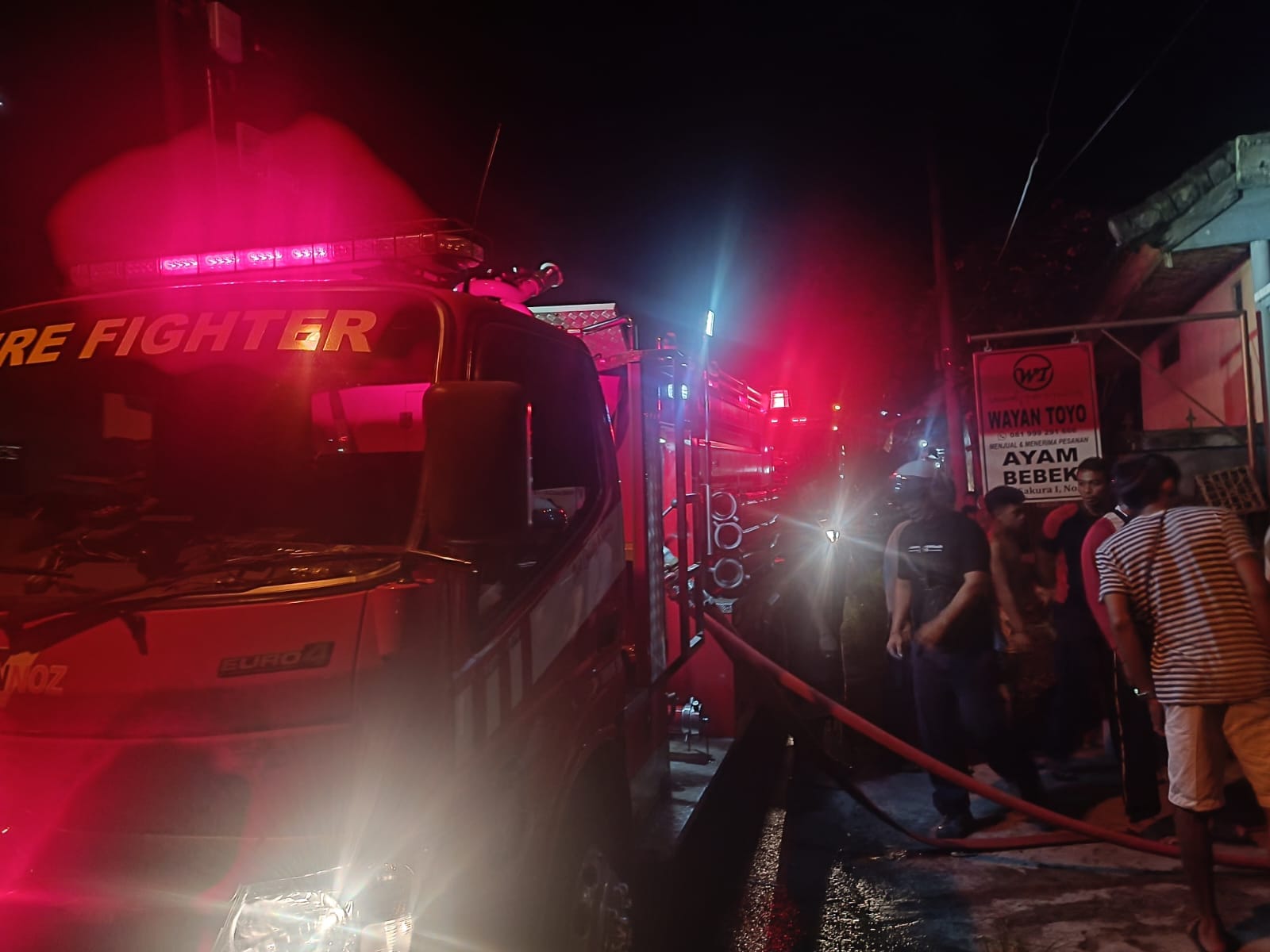 Usaha Rumah Ayam Panggang Terbakar, Warga Panik Karena Berada di Kawasan Padat Penduduk