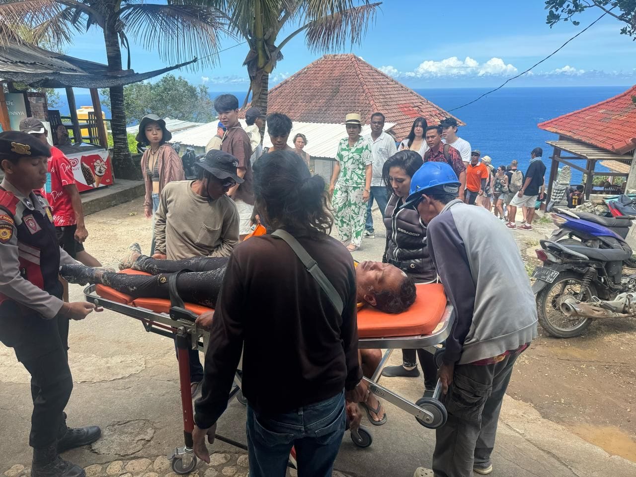 Kecelakaan Laut di Perairan Klingking Beach: Tiga Korban Selamat, Satu Dievakuasi dengan Helikopter