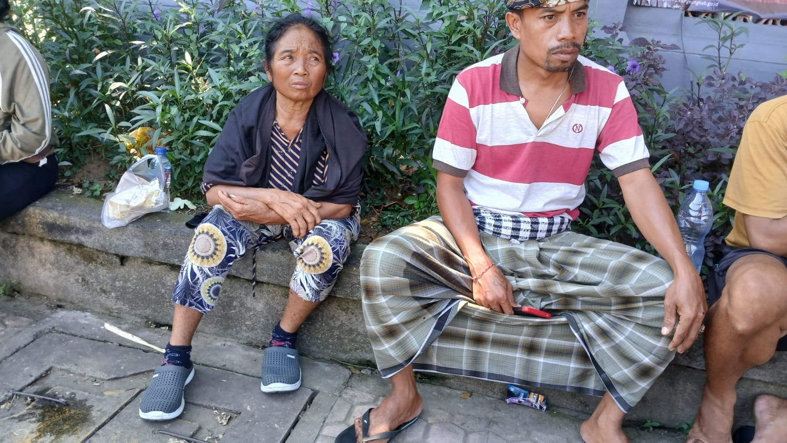 Viral! Ibu-Ibu Asal Karangasem Kehilangan Tas Berisi Rp 60 Juta dan Emas 450 Gram di Terminal Galiran Klungkung