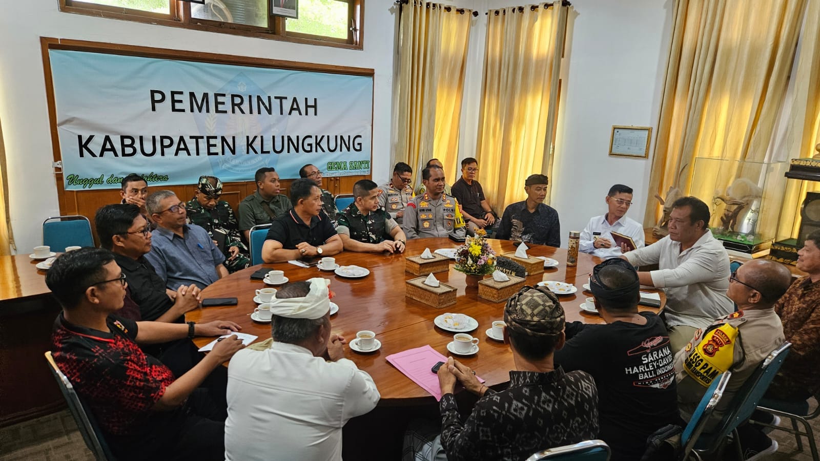 Ketua DPRD Klungkung Minta Pemerintah Selesaikan Konflik Adat  di Nusa Penida Secara Adil dan Tepat