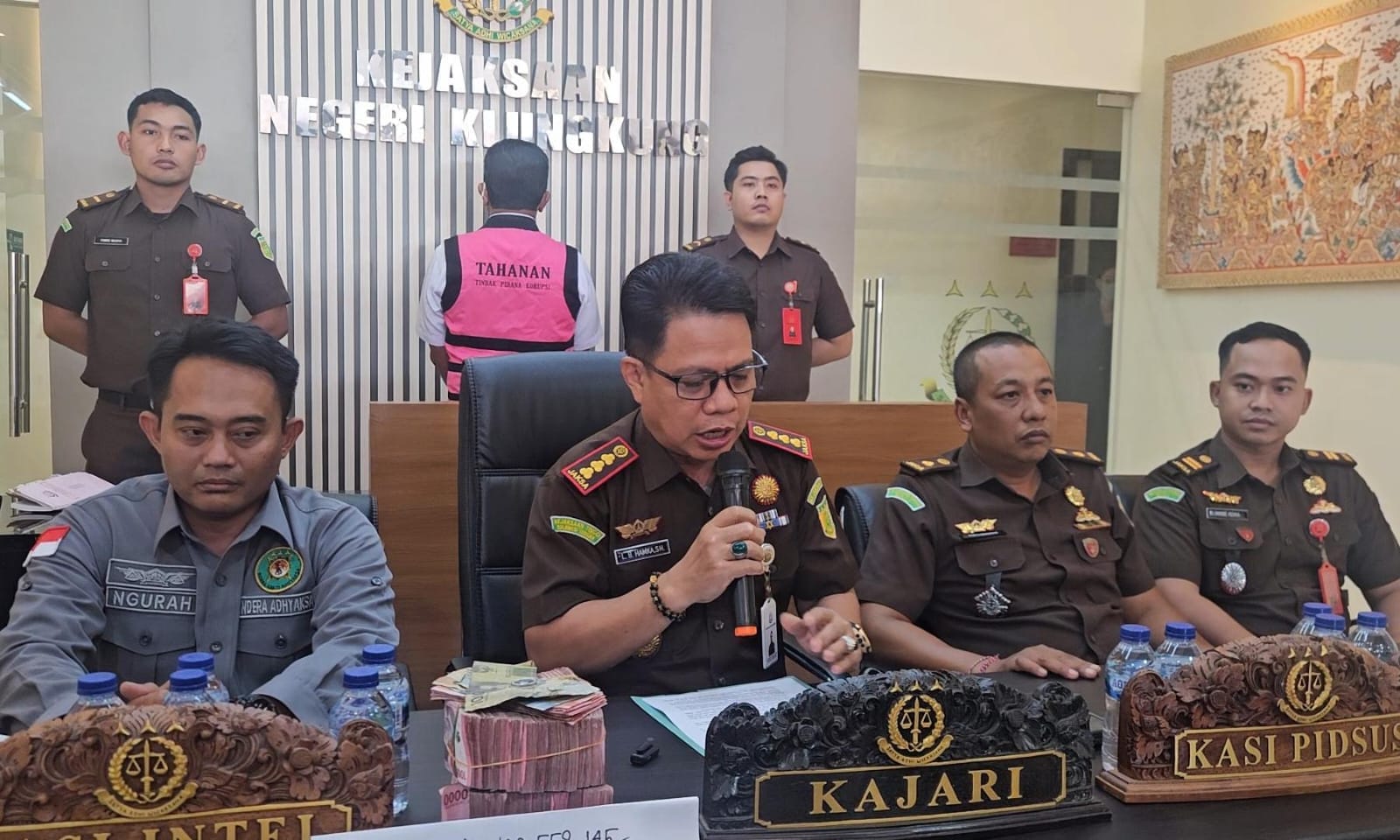 Kejari Klungkung Sita Rp182 Juta dari Kasus Korupsi Rp1,17 Miliar Kepala SMKN 1 Klungkung
