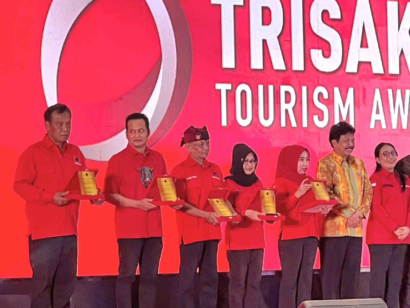 DPC PDIP Klungkung Posisi ke 2 Lomba Nasional Olahan Pangan Lokal, Keluarkan Produk “Bakso Tule”
