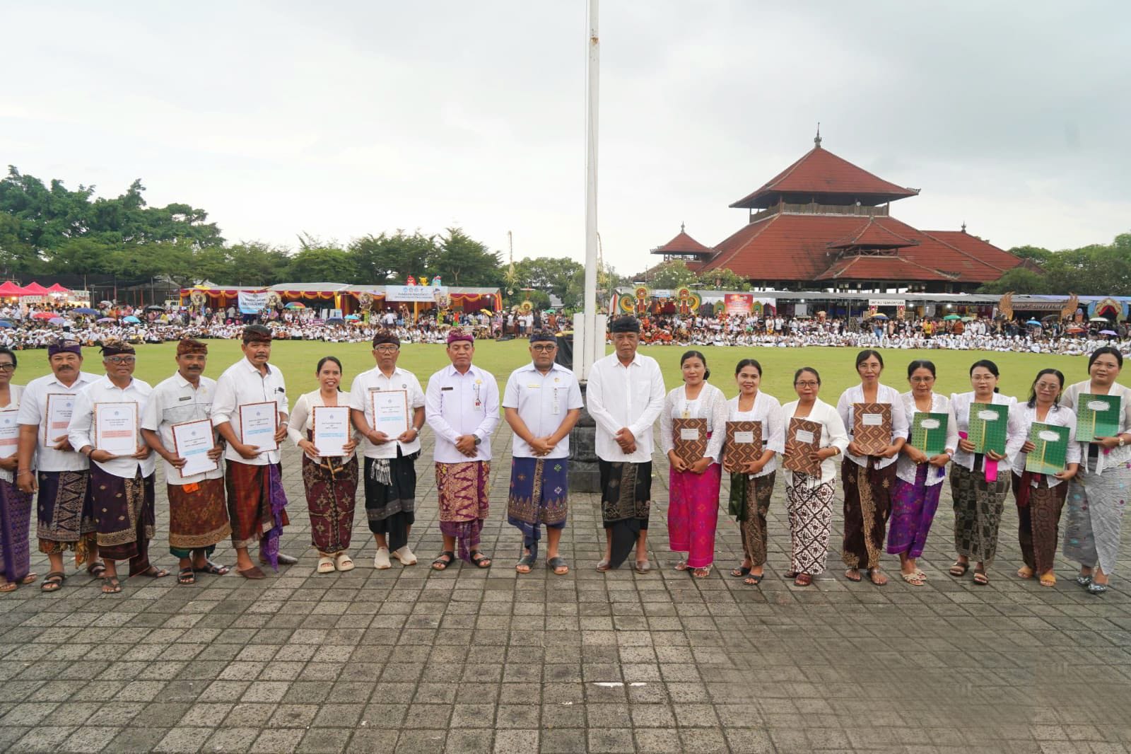 Ketua DPRD Klungkung Sambut Antusias Hardiknas dengan Berbagai Kreatifitas Seni