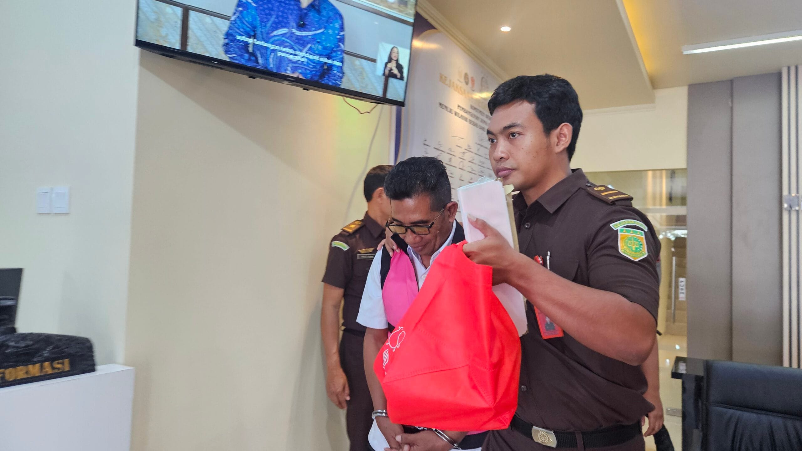 Komite SMKN 1 Klungkung Ramai-Ramai Kembalikan Uang, Kejari Klungkung Selamatkan Kerugian Negara Rp 228 Juta