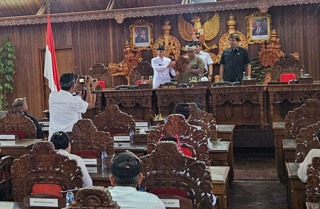DPRD Klungkung Bahas Pencabutan Tiga Perda Lama yang Sudah Tidak Relevan
