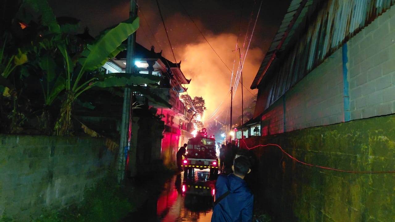 Gudang Mebel di Ketewel Gianyar Terbakar, Kerugian Capai Rp200 Juta