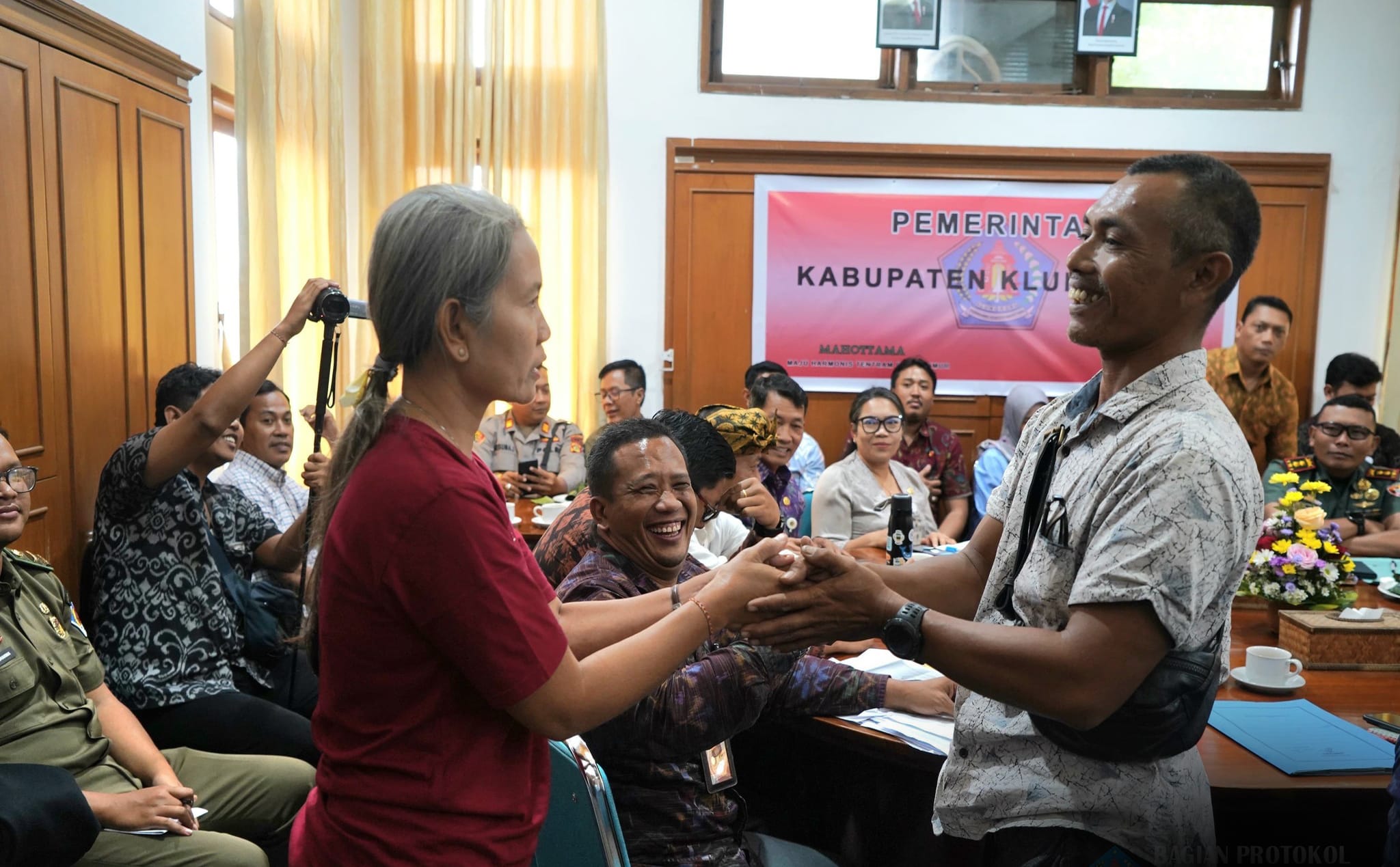 Bupati Klungkung Mediasi Sengketa Bangunan di Sempadan Pantai Jungutbatu, Hasilkan Sejumlah Kesepakatan Damai
