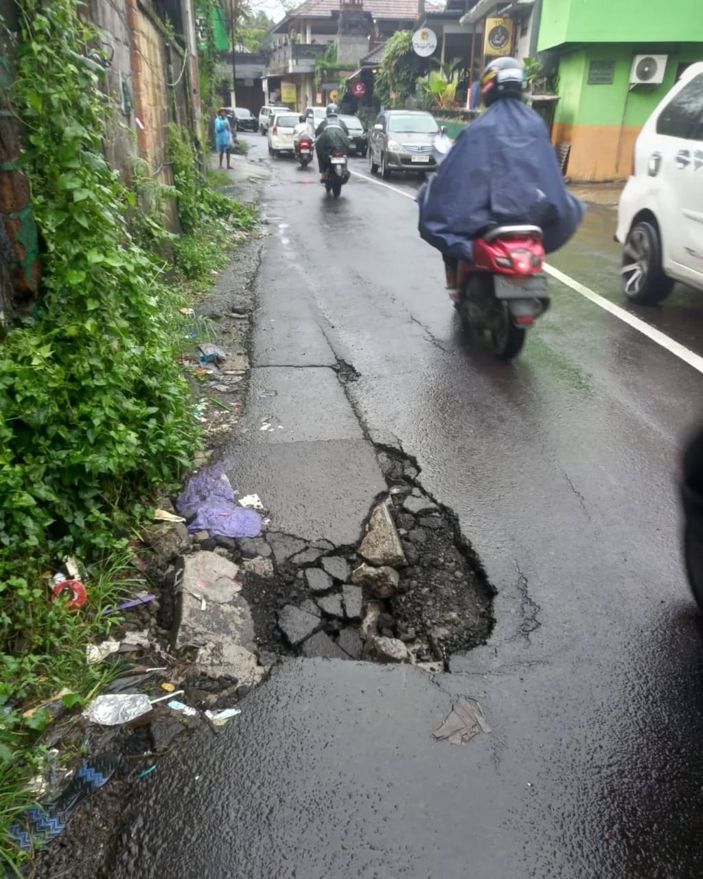 Jalan Rusak di Ubud Dikeluhkan Warga dan Wisatawan, Pemkab Gianyar Siapkan Rp 220 Miliar