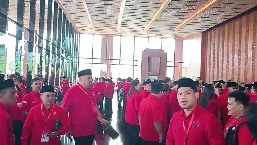 Solid, Fraksi PDI-P DPRD Klungkung Kompak Ikuti Bimteknas PDI-P di Sanur