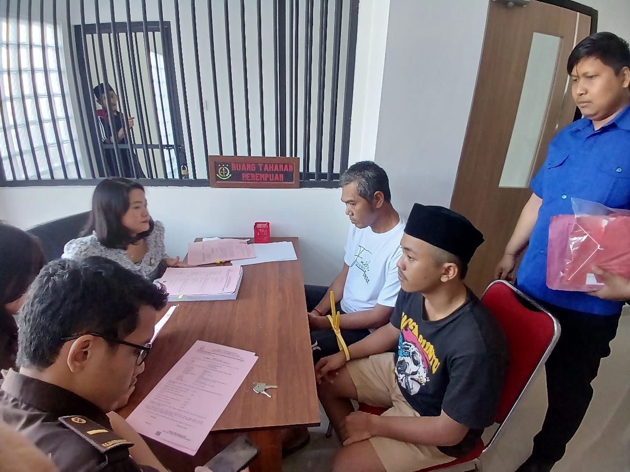 Dua Pengedar Sabu di Ubud Diseret ke Meja Hijau, Satresnarkoba Gianyar Limpahkan ke Kejari