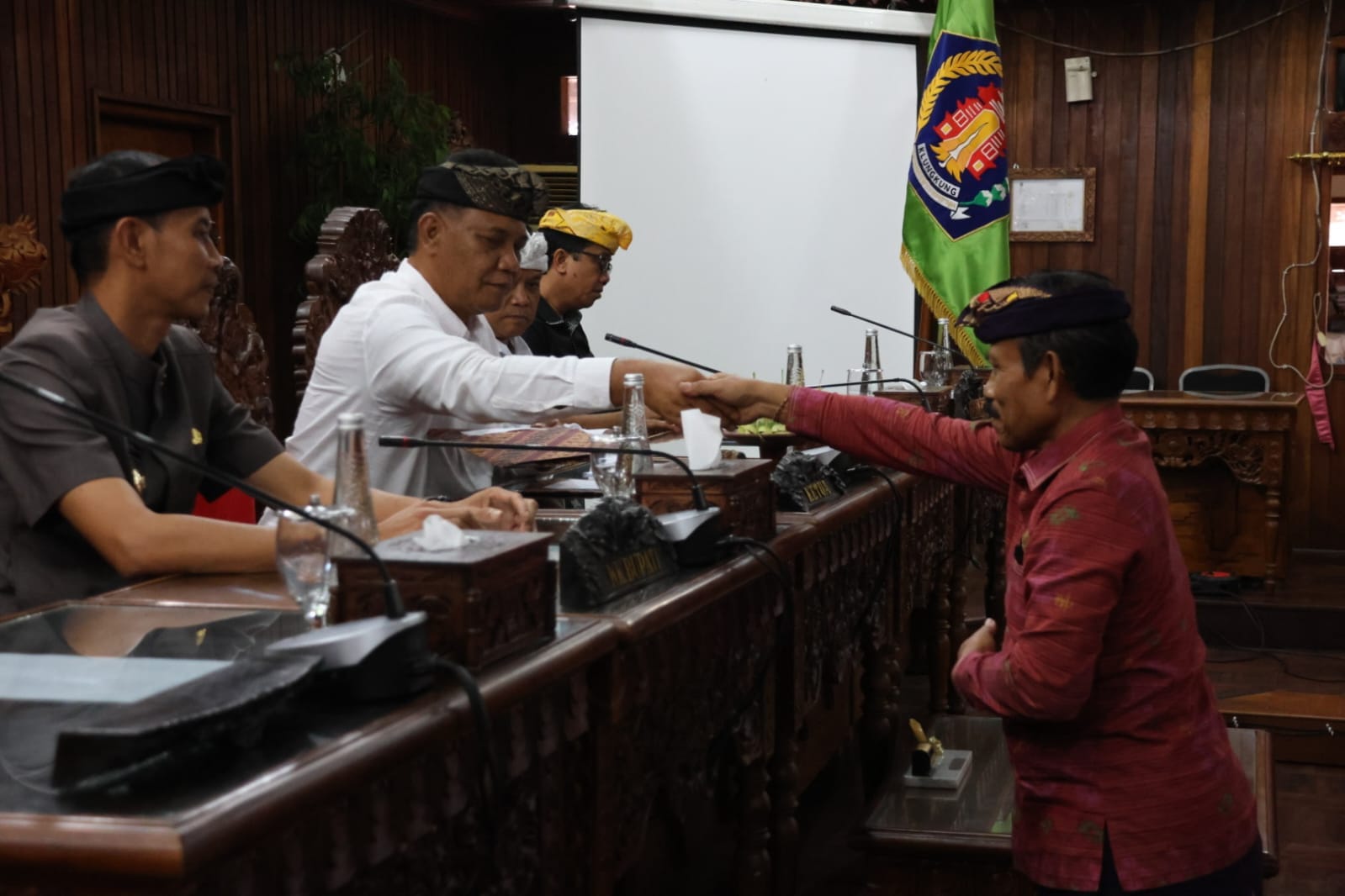 Fraksi PDIP Soroti Tunggakan Piutang dan Aset Tak Jelas, Minta Bupati Klungkung Transparan