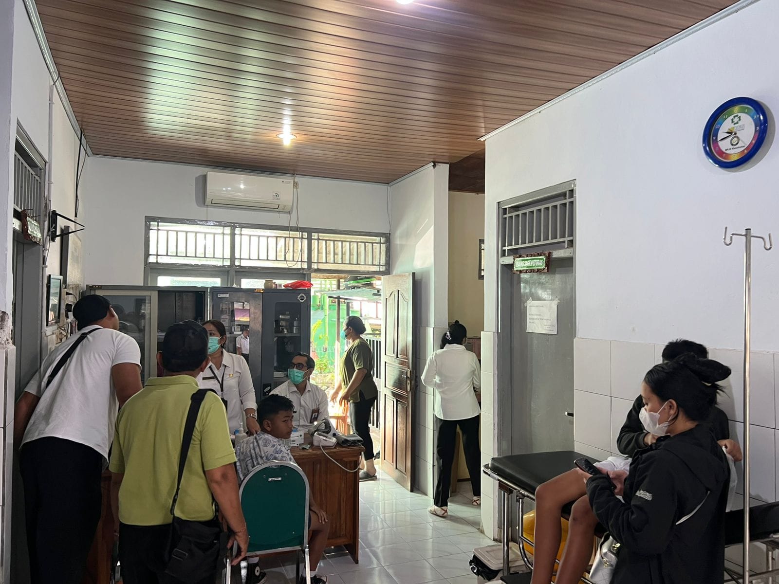 26 Siswa SMPN 3 Banjarangkan Diduga Keracunan Makanan, Sempat Riuh Penuhi Puskesmas