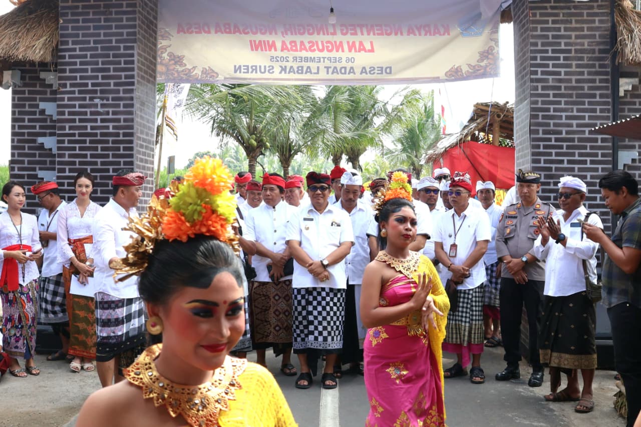 Bupati dan Wakil Bupati Tabanan Hadiri Rangkaian Upacara Ngenteg Linggih di Desa Adat Labak Suren
