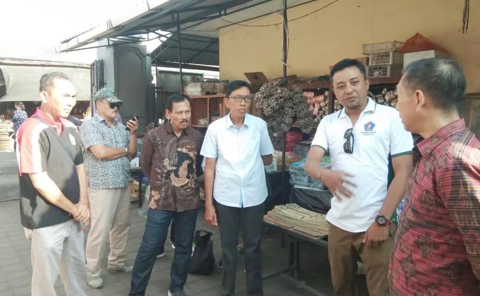 DPRD Klungkung Soroti Pasar Mentigi Semrawut, Desak Penataan Segera