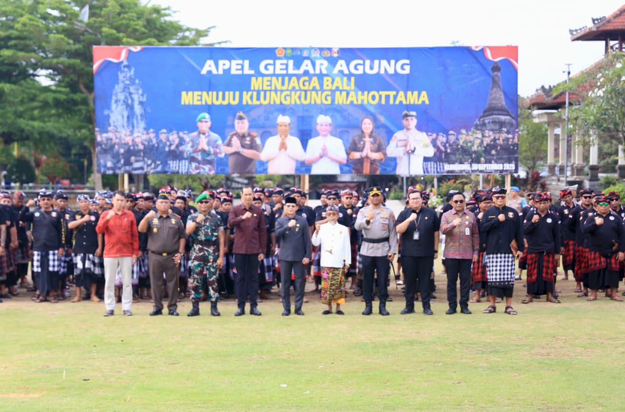 Bupati Satria Ajak Tolak Anarkisme dalam Apel Akbar Nindihin Gumi Klungkung