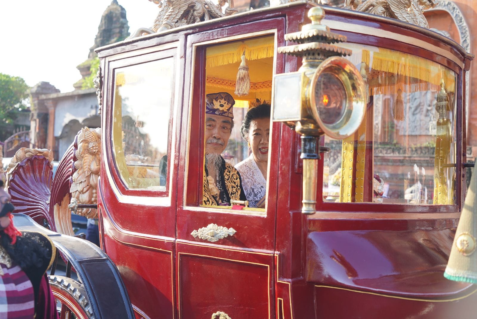Klungkung Heritage Festival 2025, Ida Dalem Semaraputra Naik Kereta Kencana Dikawal Rudat