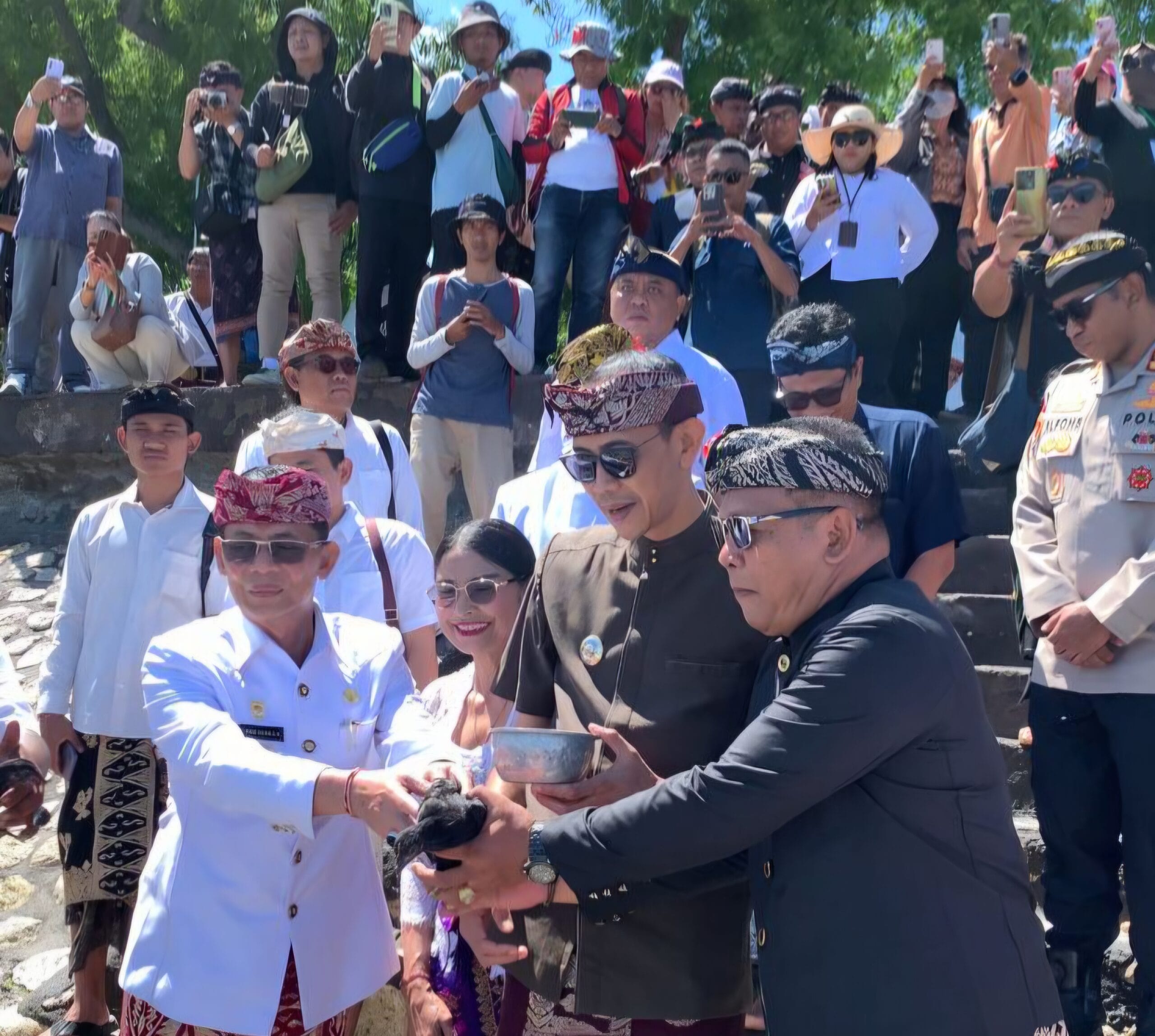 Sakral dan Meriah, Nusa Penida Festival 2025 Dimulai dengan Upacara Pakelem
