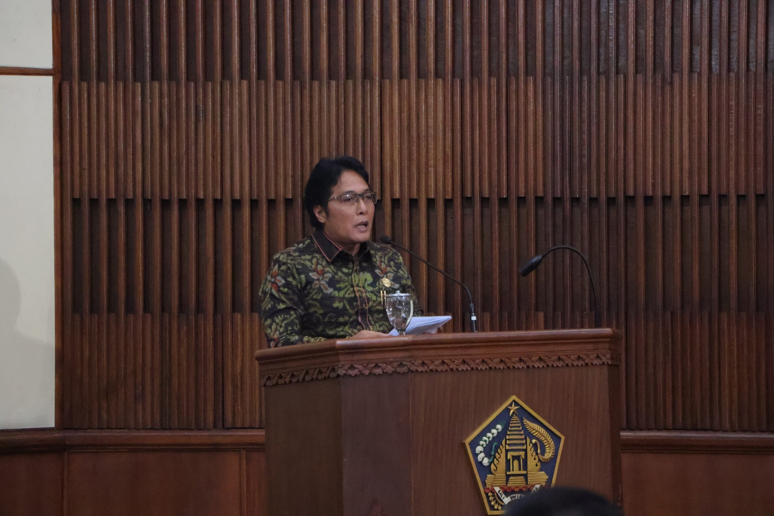 Empat Raperda Disetujui, Salah Satunya Ranperda Tentang ngkutan Sewa Khusus Pariwisata Berbasis Aplikasi di Bali