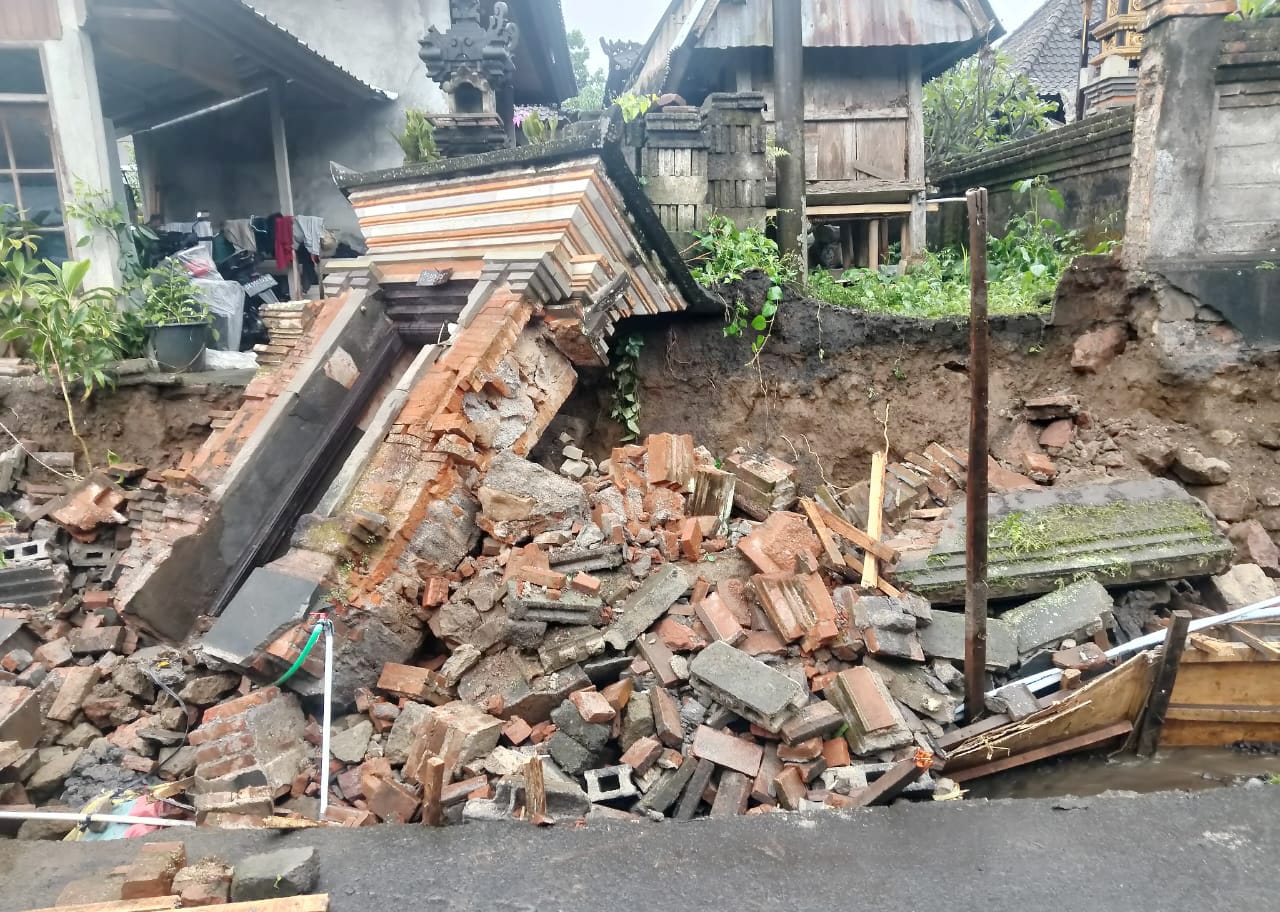 Angkul-angkul Roboh Terdampak Proyek Jalan, PUPR Gianyar Janji Perbaiki
