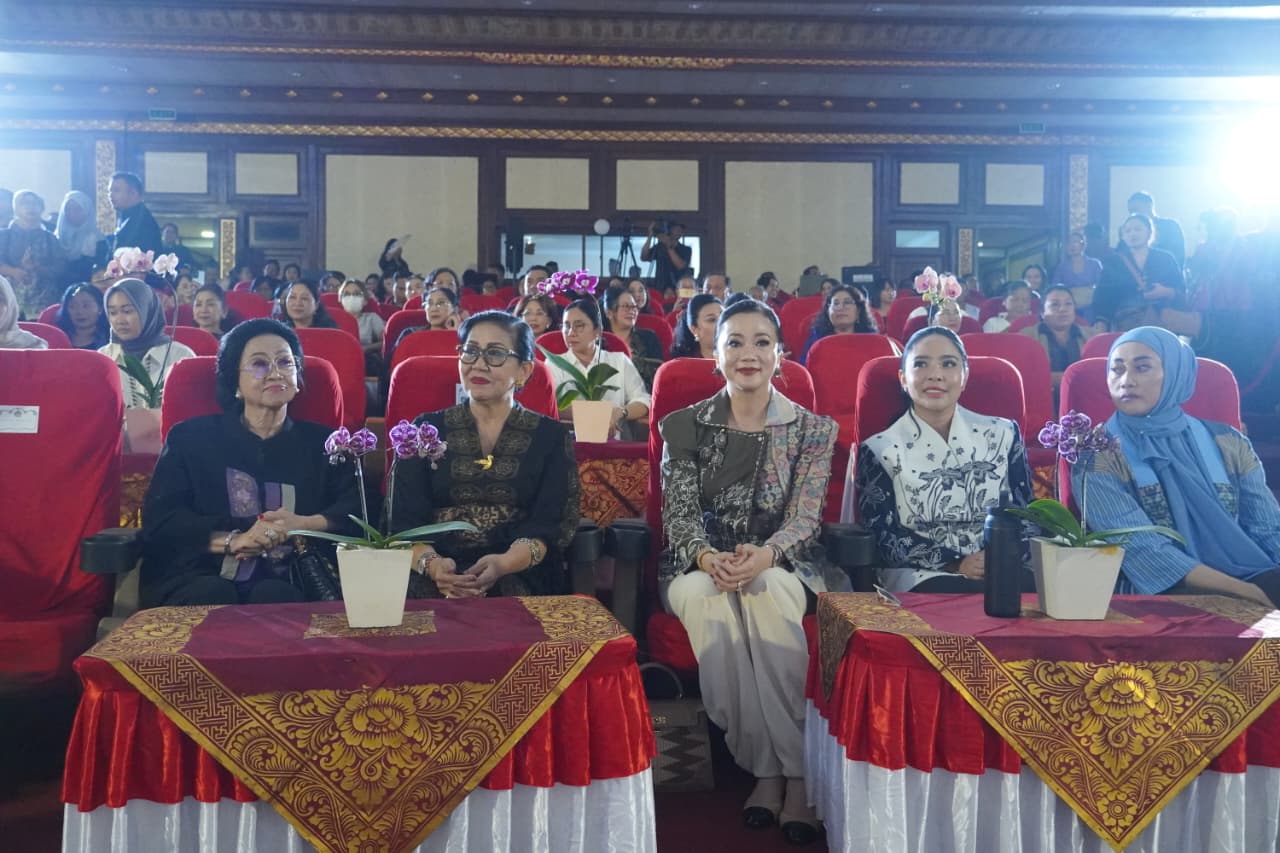 146 Busana Wastra Bali Tampil di DBFW 2025, 13 Organisasi Perempuan Ambil Bagian