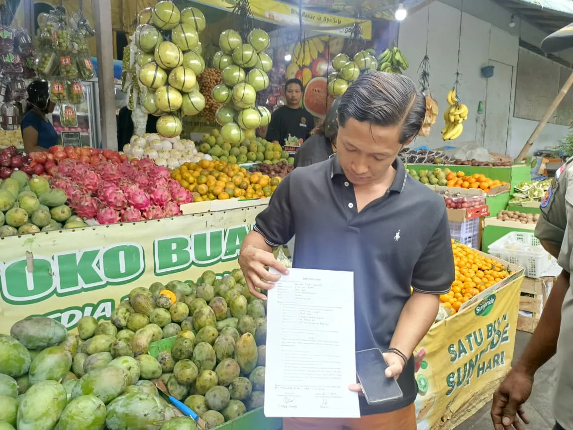 Lapak PKL Bertebaran di Pinggir Jalan, Satpol PP Gianyar Tertibkan