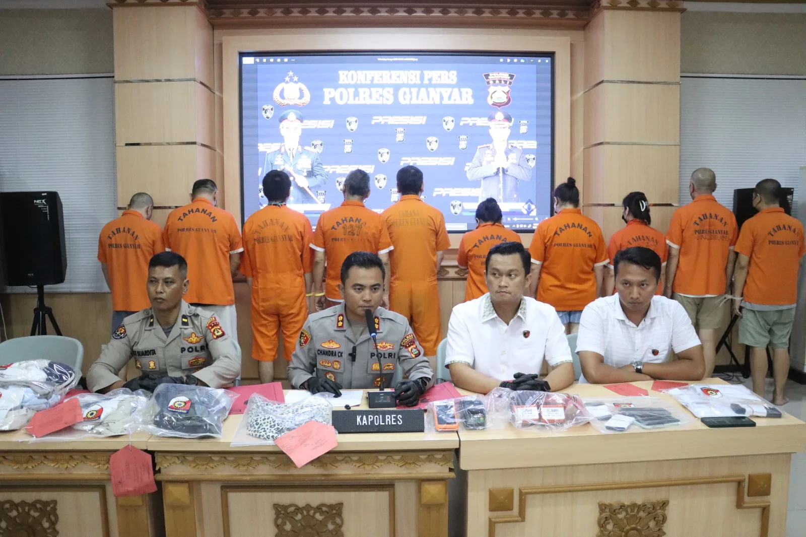 Polisi Beberkan 10 Tersangka dan Peran Sindikat Pencurian Kartu Kredit di Ubud