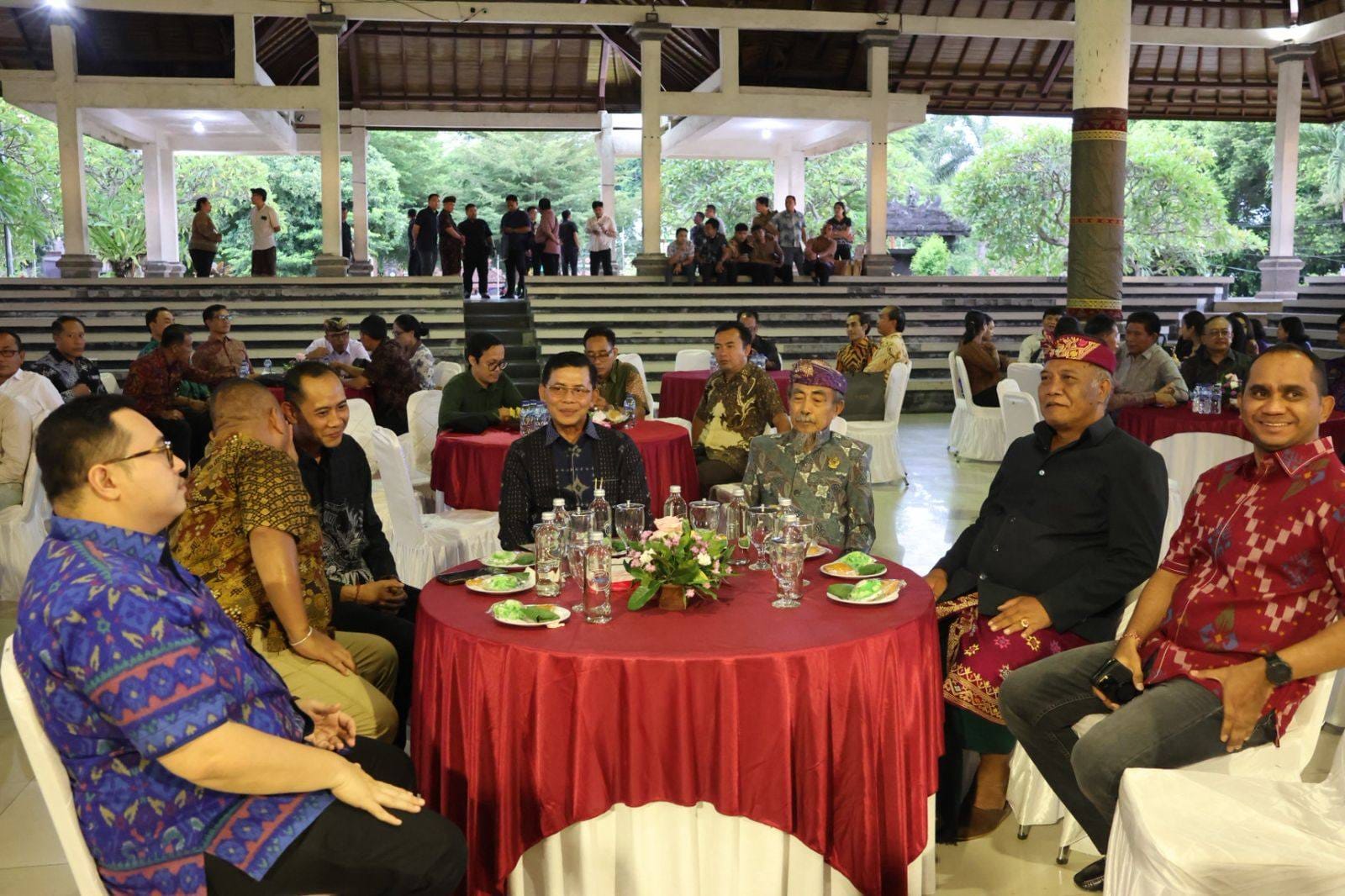 Ketua dan Wakil Ketua DPRD Klungkung Hadiri Pengantar Tugas Kajari I Wayan Suardi