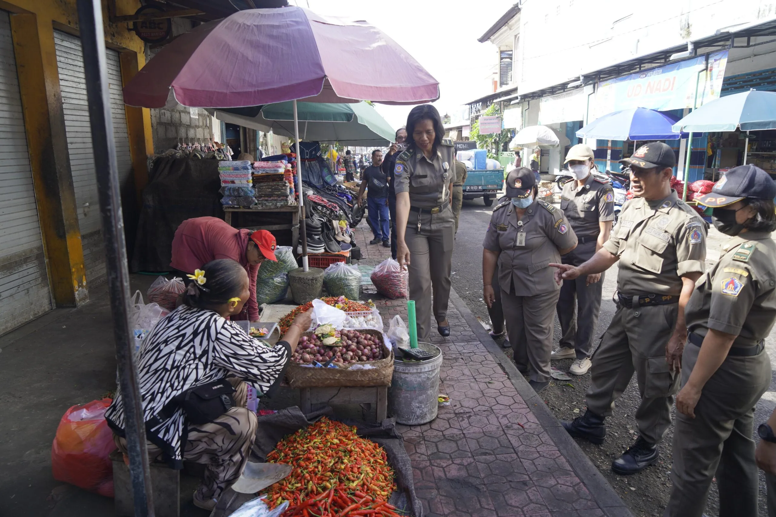 Tata Ulang Pasar Galiran, Pemkab Klungkung Pedagang Bermobil Dilarang Jualan di Badan Jalan