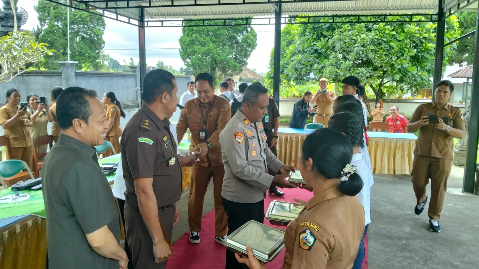 999 Penerima Manfaat Nikmati Paket Makan Bergizi Gratis di Bangli