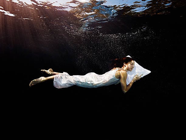 Mimpi Memandikan Bayi? Selamat, Ini Sinyal Kebahagiaan Besar, Berikut Makna Mimpi Mandi !