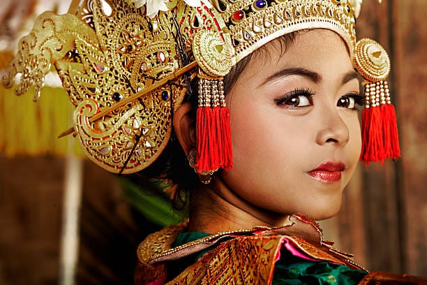 Lahir Buda Pon Medangkungan  Si ‘Lumbung Rezeki’ yang Cerdas, Tapi Hati-hati Sifat Pamer!