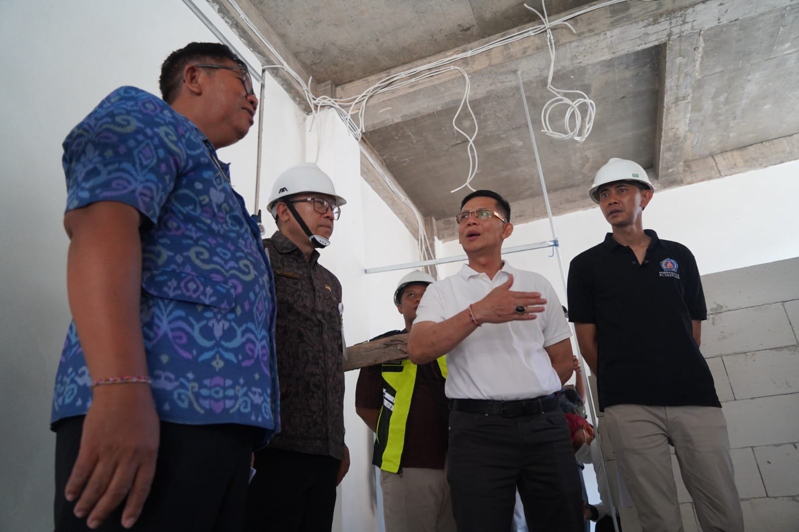 Setahun Pengabdian Satria-Tjok Surya: Infrastruktur Digas, Adat Budaya Dijaga