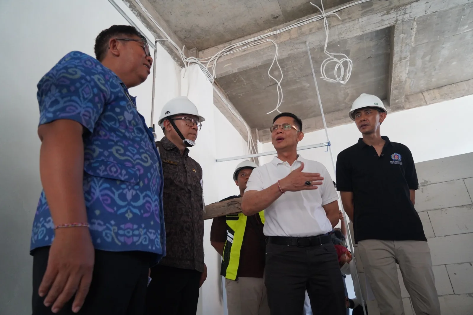 Setahun Pengabdian Satria-Tjok Surya: Infrastruktur Digas, Adat Budaya Dijaga