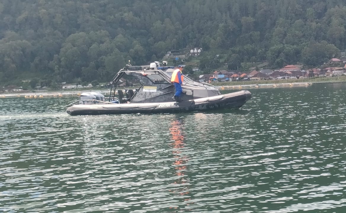 Jaga Keamanan dan Kelestarian Alam, Satpolairud Polres Bangli Intensifkan Patroli Keliling Danau Batur