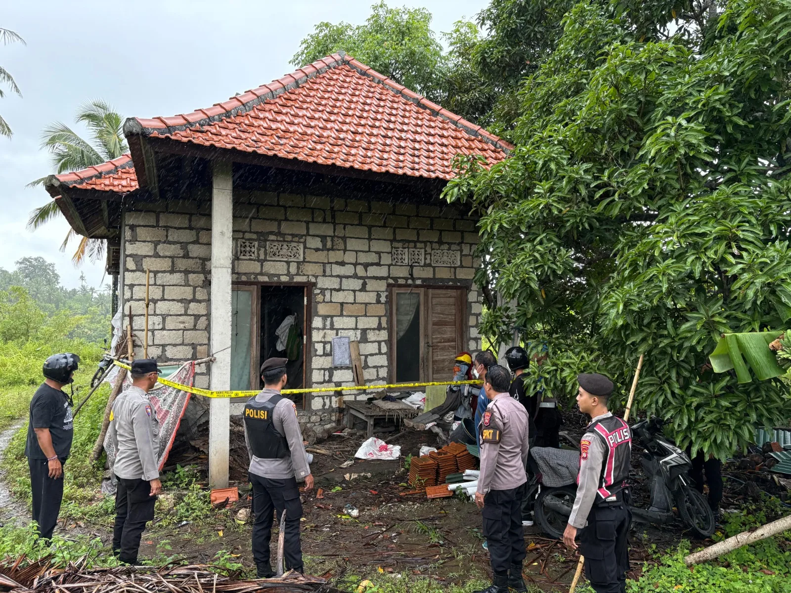 Empat Hari Tidak Berkabar, Pensiunan Dosen Ditemukan Berpulang di Tegalan Miliknya