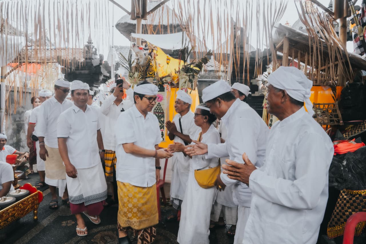 Tak Hanya Urusan Adat, Bupati Adi Arnawa Paparkan Solusi Macet dan Beasiswa saat Upasaksi di Kuta Selatan