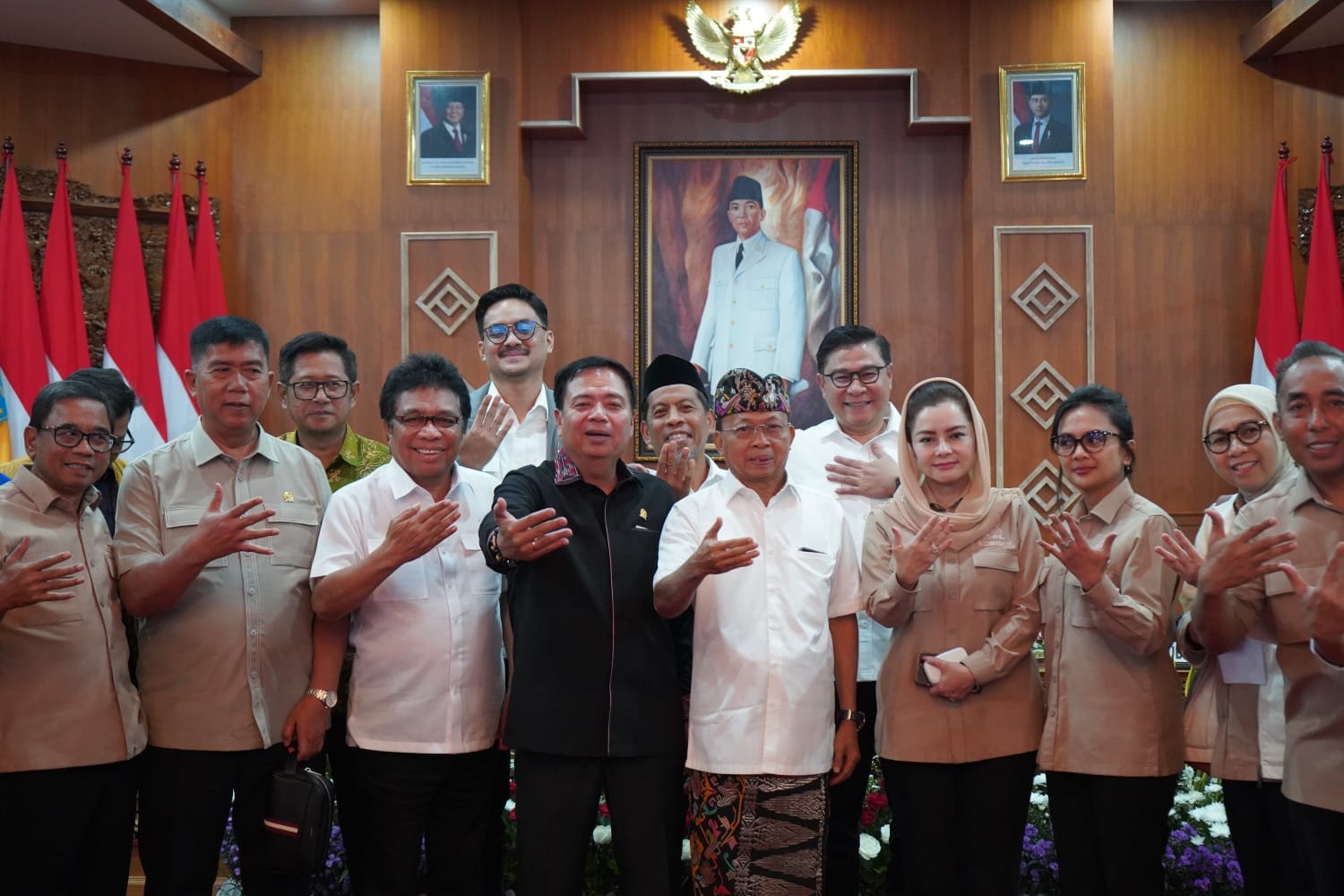 Ekonomi Melejit 5,82%, Koster ‘Todong’ DPR RI Bangun Infrastruktur Khusus: Bali Jangan Dibangun Secara Normal!